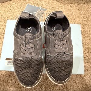 “New”Cat & Jack Baby Gray Kids Shoes size7